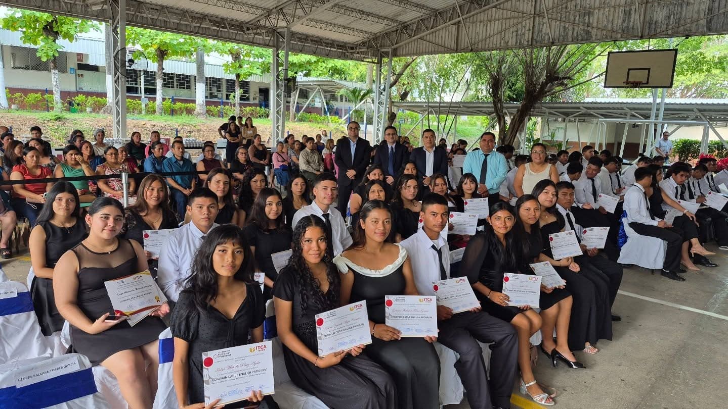 FE, EDUCACIÓN Y OPORTUNIDADES: 58 JÓVENES CULMINAN DIPLOMADOS EN ITCA ZACATECOLUCA
