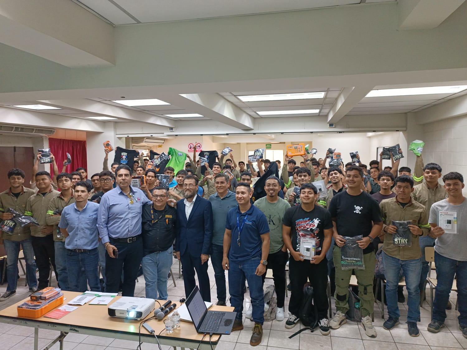 ¡APRENDIENDO CON LOS QUE SABEN!