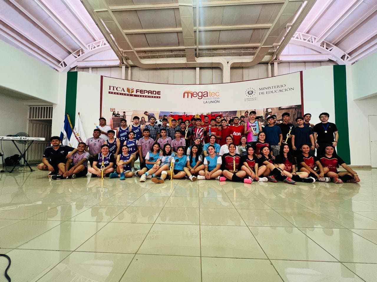 INTRAMUROS ITCA LA UNIÓN: DEPORTE Y CONVIVENCIA ESTUDIANTIL