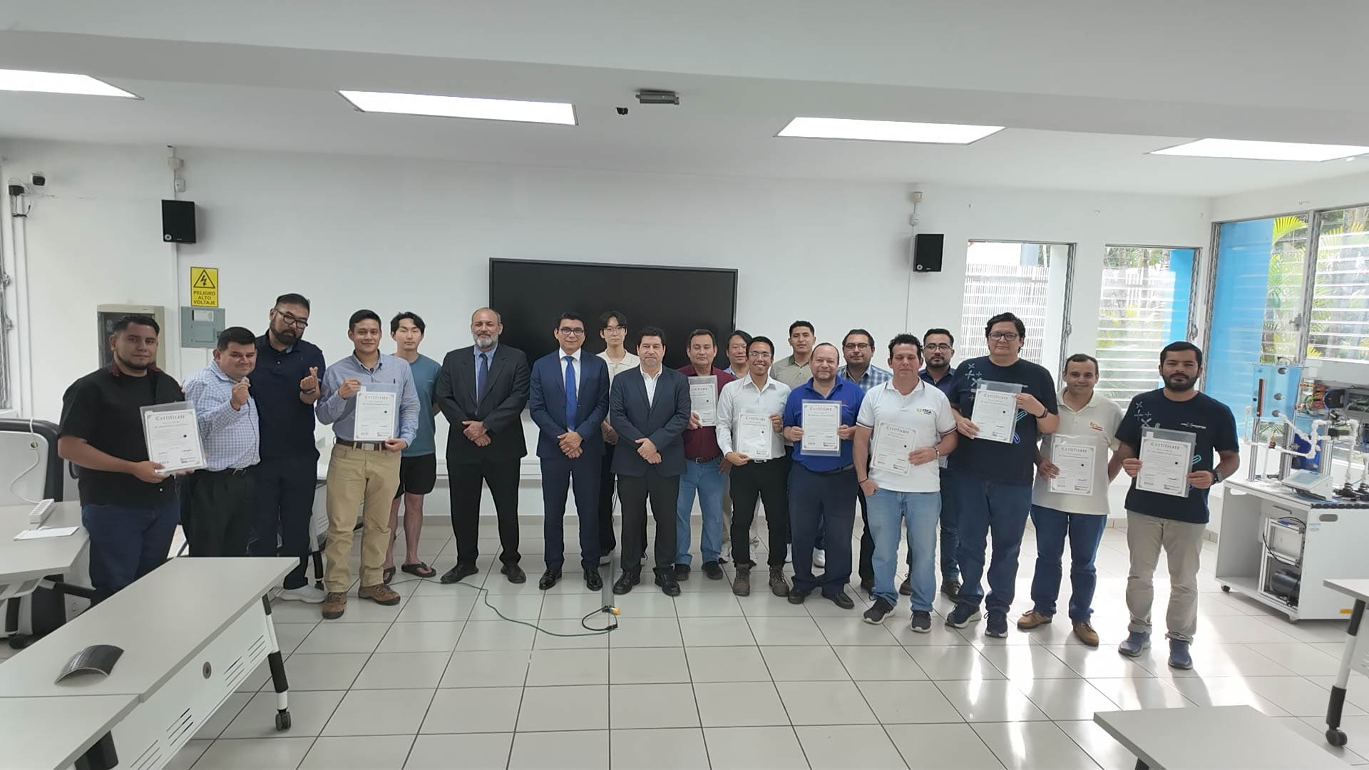 EXPERTOS DE COREA DEL SUR POTENCIAN LAS COMPETENCIAS EN TECNOLOGÍAS DE VANGUARDIA DE NUESTROS DOCENTES