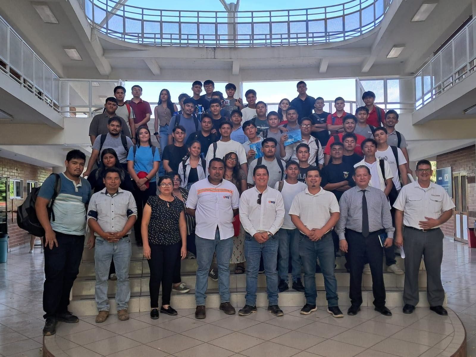 ESTUDIANTES DE ELECTRÓNICA CONOCEN EL QUEHACER LEGISLATIVO Y EL PROCESO DE FORMACIÓN DE UNA LEY